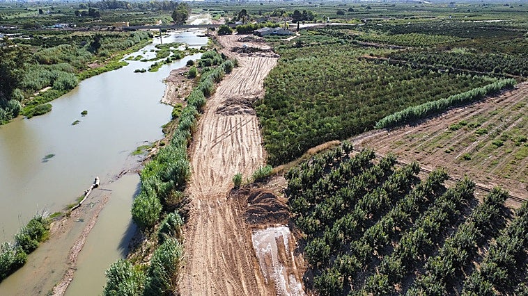 La CHJ avanza en los trámites para la construcción de la mota de defensa de Guadassuar