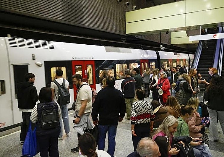 Una avería en el metro de Valencia obliga a interrumpir la circulación en cuatro líneas