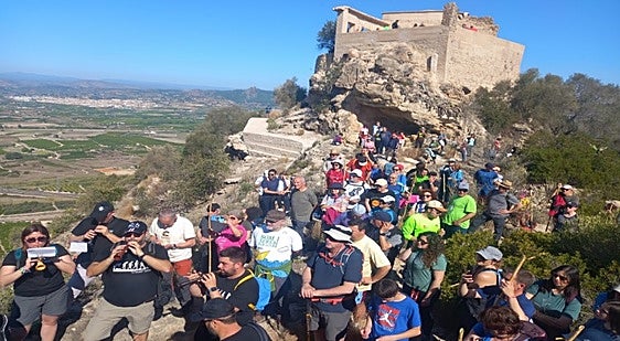 La 31 romería cívica al Puig de Xàtiva pone su mirada en la última fase de la recuperación de la ermita