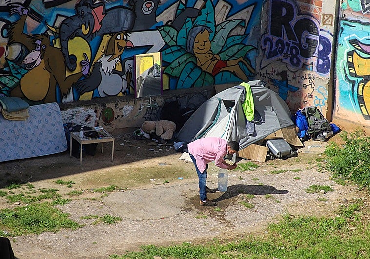 Otro asentamiento chabolista alerta a los vecinos de la calle Sagunto