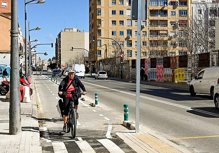 El nuevo carril bici de Valencia de 1.600 metros que conecta cuatro barrios de la ciudad