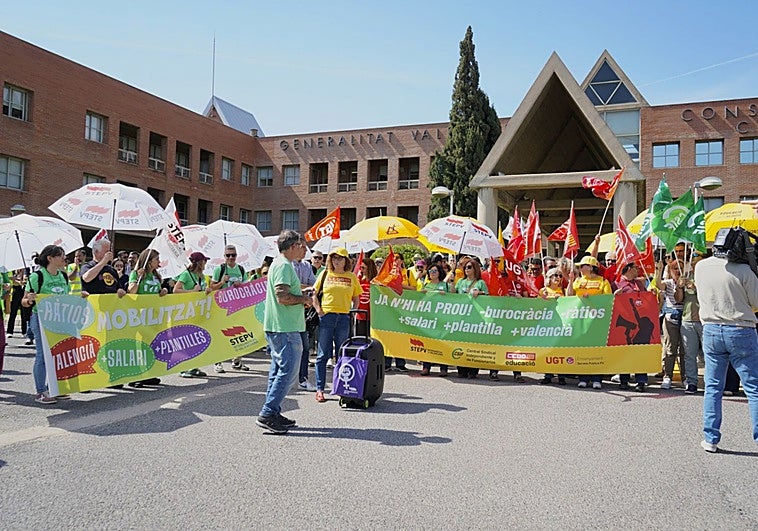 La reunión entre Educación y sindicatos fracasa y se mantiene la amenaza de huelga indefinida