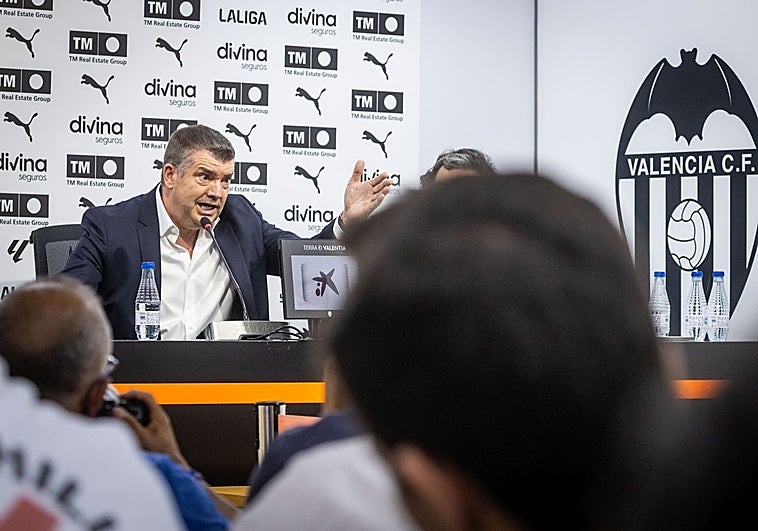 Gourlay respalda a Corberán ante la plantilla del Valencia