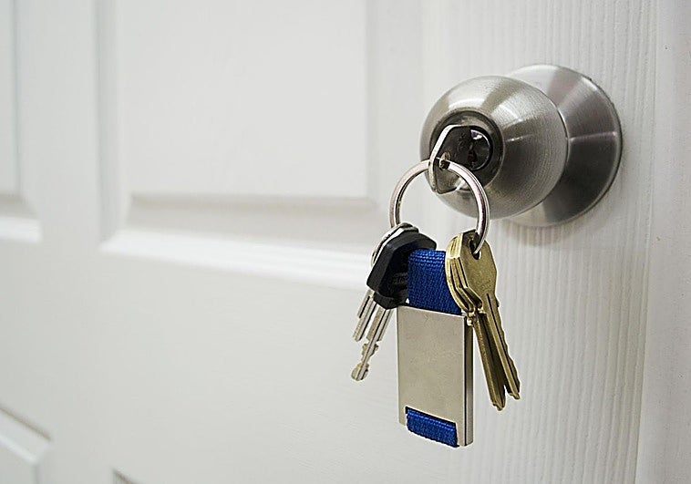 La Ley de Propiedad Horizontal aclara qué pasa si se cierra el portal con llave