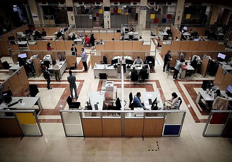 Hacienda abre el primer plazo para pedir cita previa a finales de abril