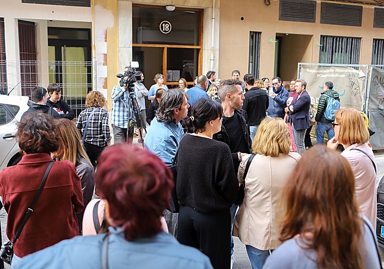 Vecinos de Patraix protestan contra la «especulación» y el coliving de la calle Calamocha