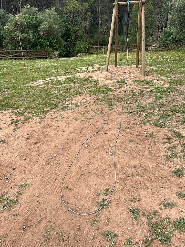 Roban el mecanismo de una tirolina del paraje de la Cova Negra de Xàtiva