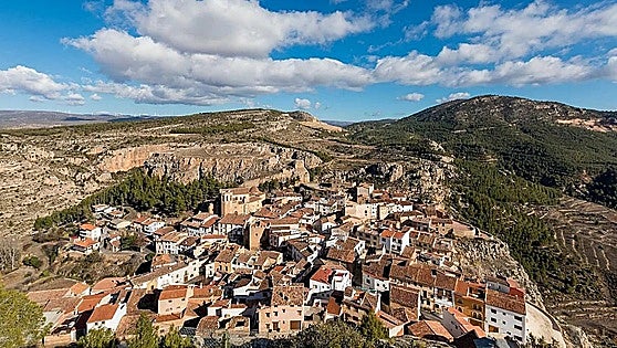 El primer municipio de Valencia que entra en 'Los pueblos más bonitos de España': un castillo entre calles medievales y un impresionante acueducto