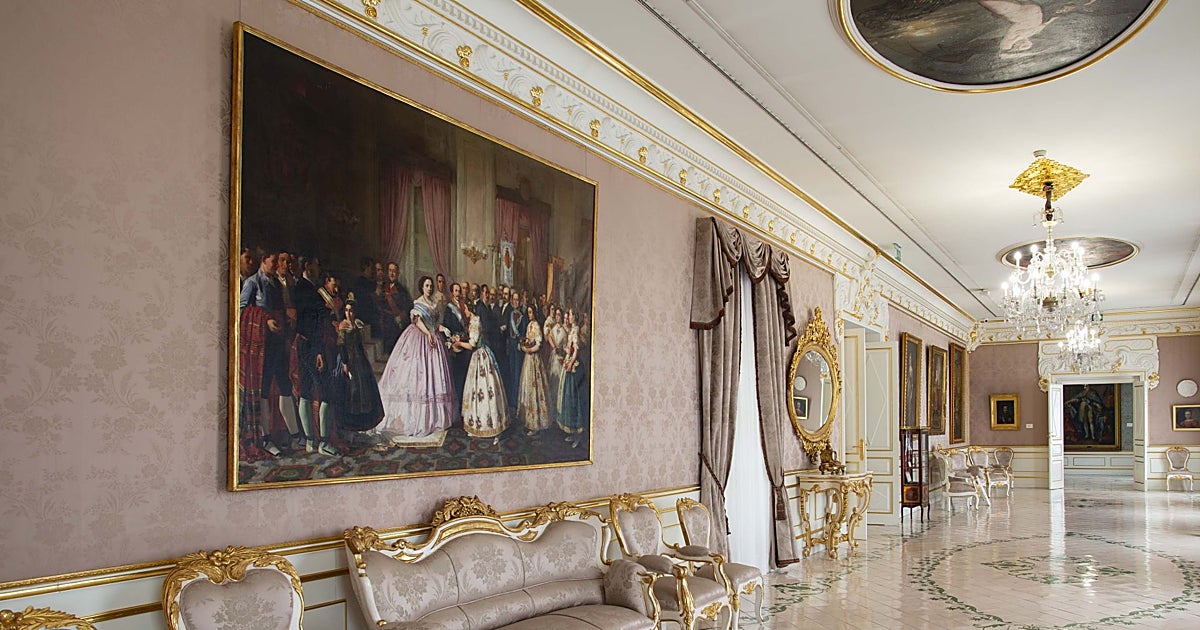 La Reina Isabel II regresa a su casa de Valencia