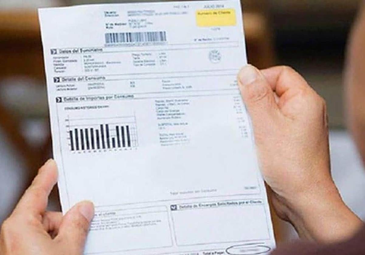 El precio de la luz de este sábado 2 de mayo baja y deja cinco horas a 0 euros y en negativo