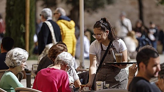 El paro femenino baja en la Costera y la Canal en abril y sube en la Vall d'Albaida