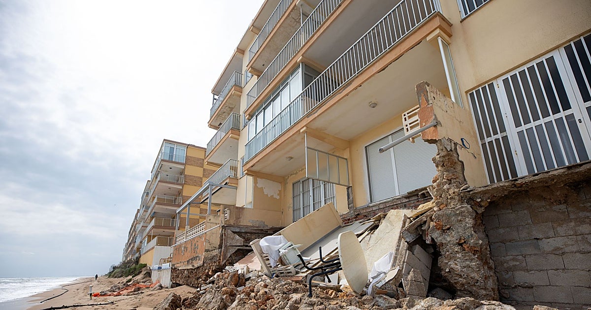 Los afectados por el temporal en Tavernes vuelven a casa tres meses y medio después