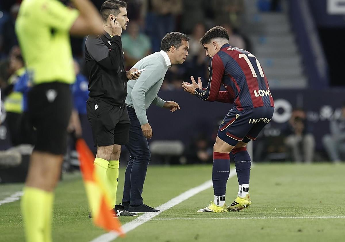 El 1x1 del Levante-Osasuna: Víctor García tira la puerta abajo