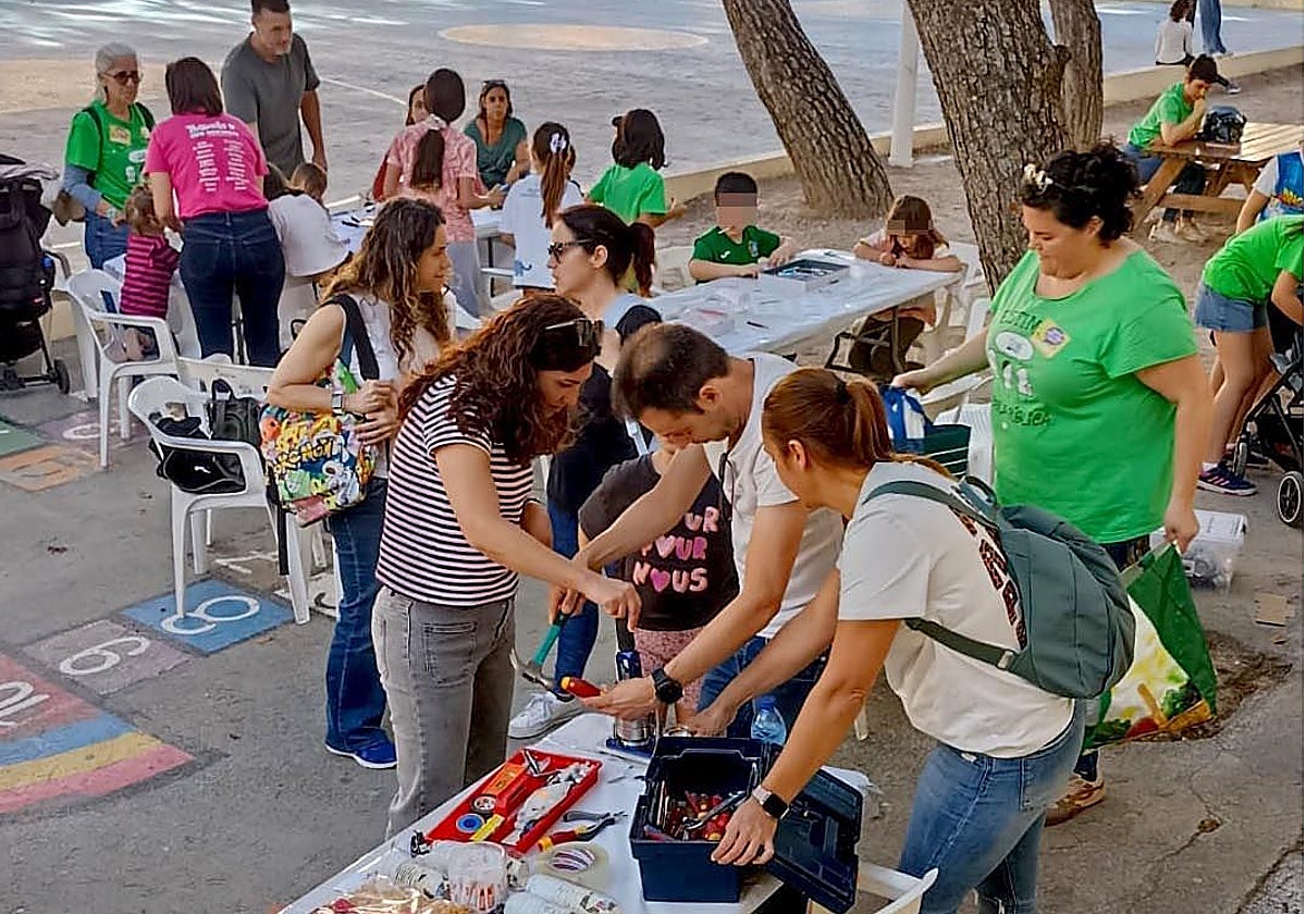 Noche de encierro y protestas en el colegio