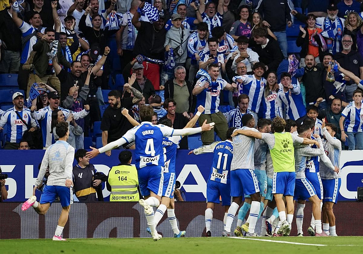 Los de abajo no fallan y el Levante vuelve al descenso