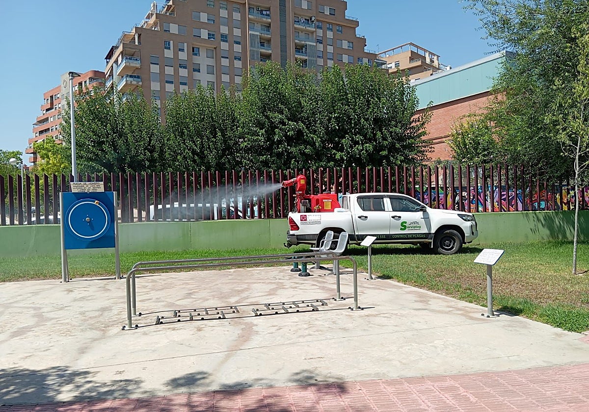 Mislata cierra la Canaleta para fumigar tras la reclamación a Valencia por la llegada de plagas