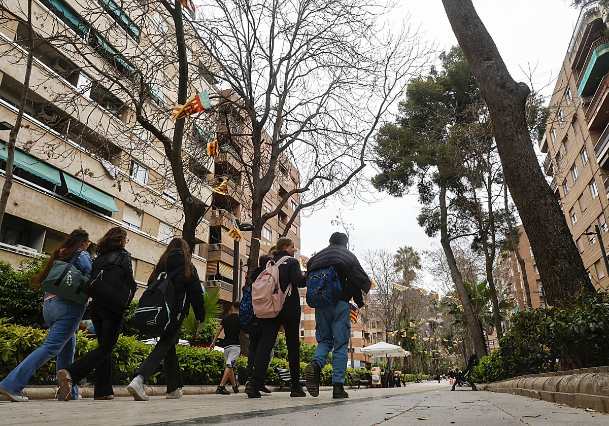 Más de 6.000 personas participan en el sorteo de 67 pisos en la zona dana