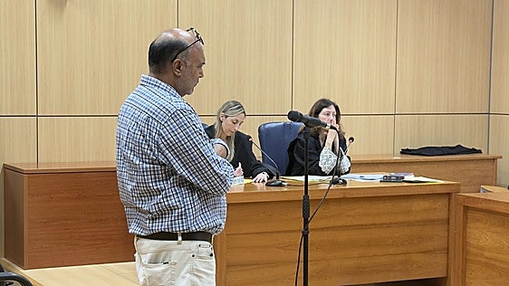 El frutero pederasta del ascensor confiesa y le rebajan de catorce a dos años la prisión