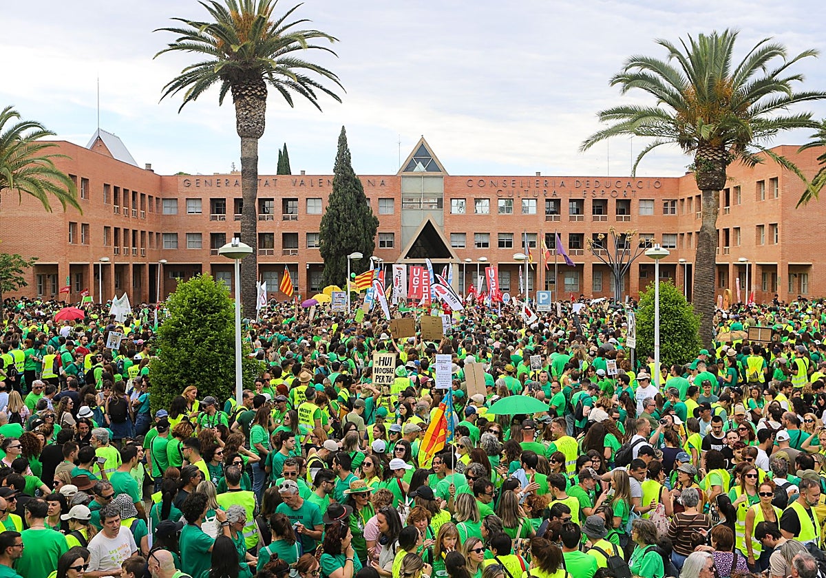 Los directores estallan: «Los centros no pueden funcionar a base de voluntarismo»