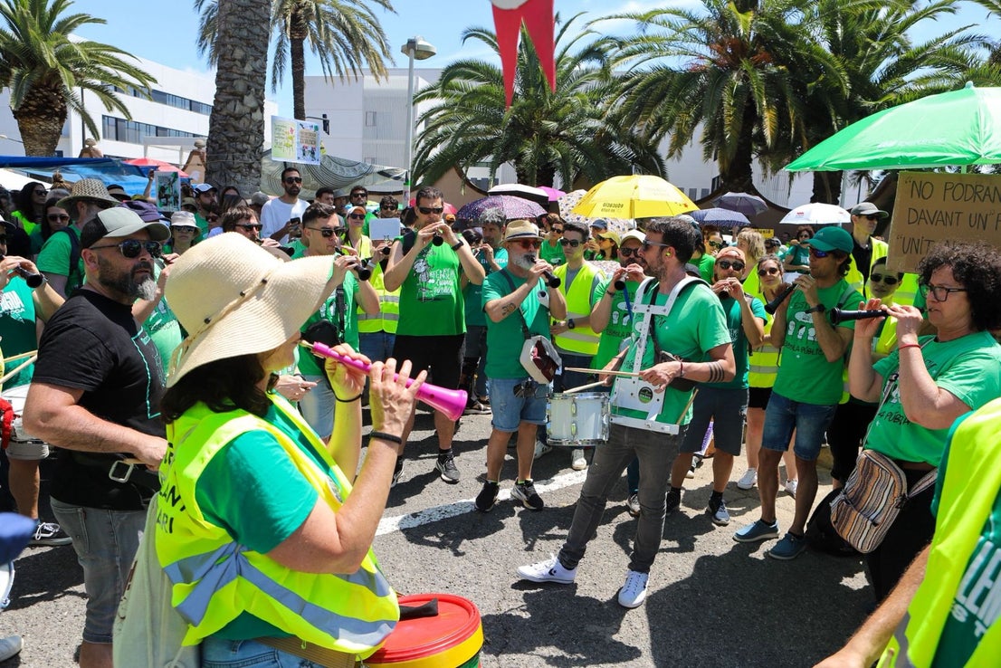 Las protestas docentes se concentran en la consellería de Educación en ...
