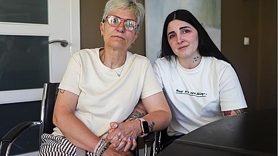 La lucha de Aurora tras ser atropellada por una amiga: «Me miró con odio, arrancó y el coche me pasó por encima»