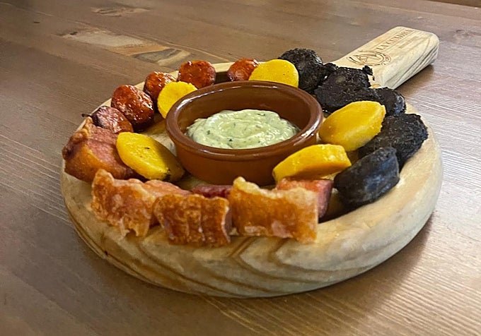 La bandeja trifásica de La Cuadra.