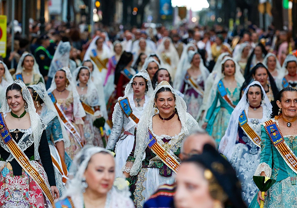 El Ayuntamiento de Valencia quiere que el 16 de marzo sea no lectivo para tener el tercer día de Ofrenda