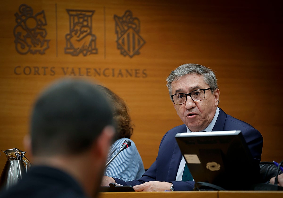 El conseller de Hacienda, a Pedro Sánchez: «Necesitamos ayuda y la hemos pedido. Si tiene un hueco entre viajes y juicios, acuérdese de nosotros»