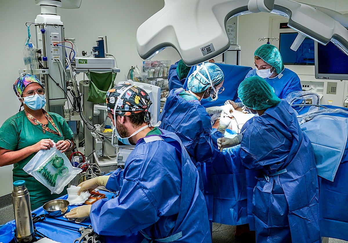 Un juanete mal operado en un hospital privado le cuesta 15.000 euros a la conselleria de Sanidad