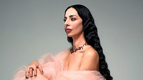 El vestido de novia y las joyas de Claudia