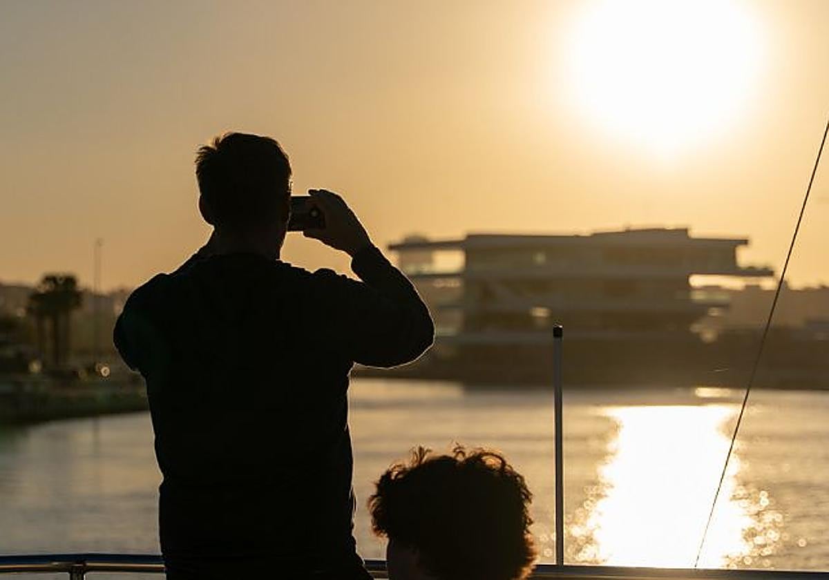 Cinco planes en catamarán para vivir el Mediterráneo desde Valencia