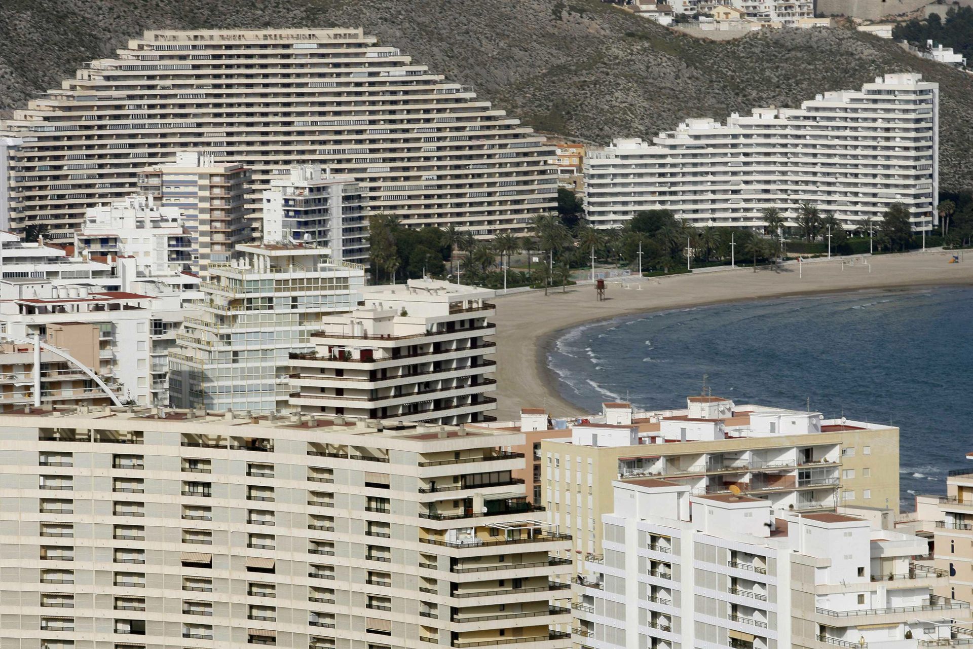 El precio de la vivienda se dispara un 17,5% en la Costa Mediterránea y roza su máximo histórico con la llegada del verano