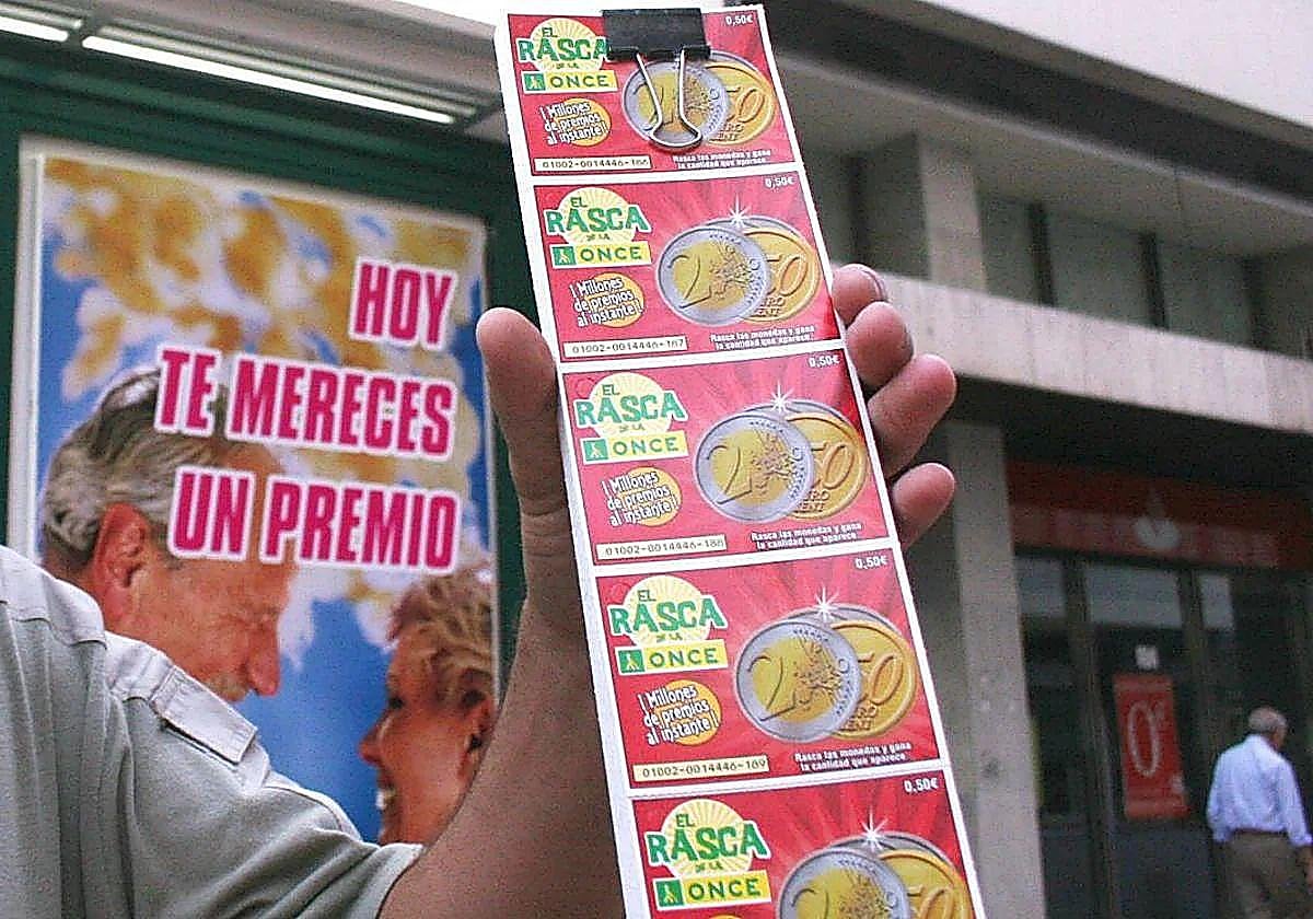 Un Rasca de la ONCE vendido junto a un Mercadona reparte 850