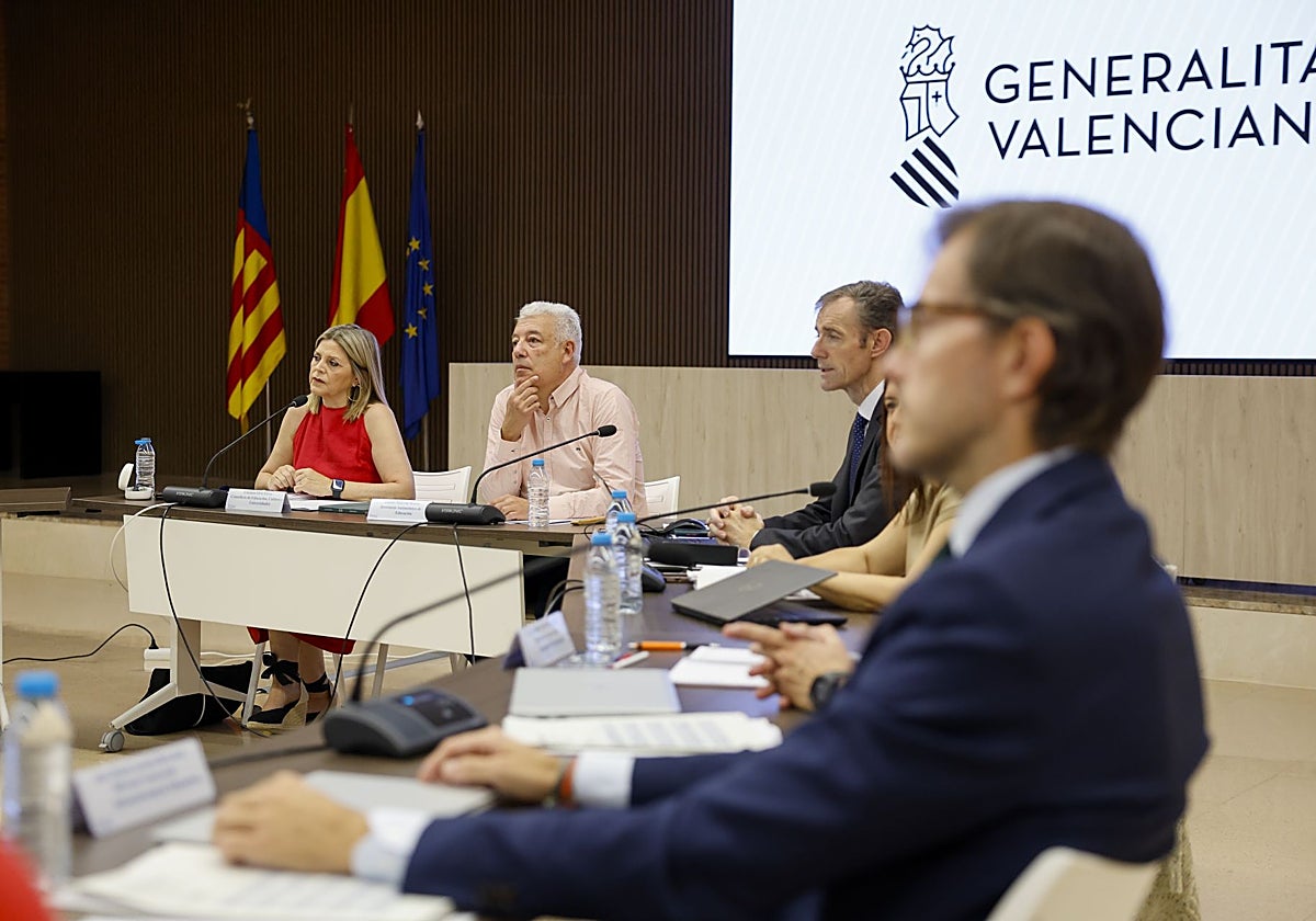Educación y sindicatos cierran la negociación sin grandes co
