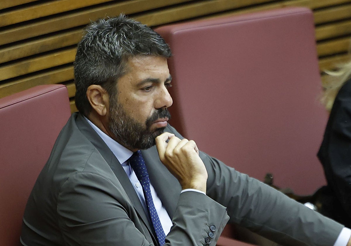 La jueza vuelve a preguntar a Mazón si quiere aportar sus me