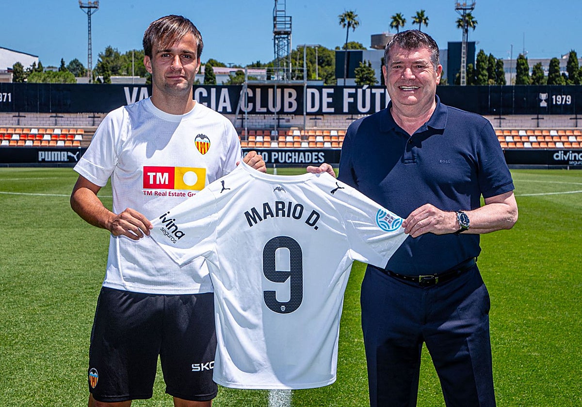 El Valencia renueva a Mario Domínguez, que hará la pretempor