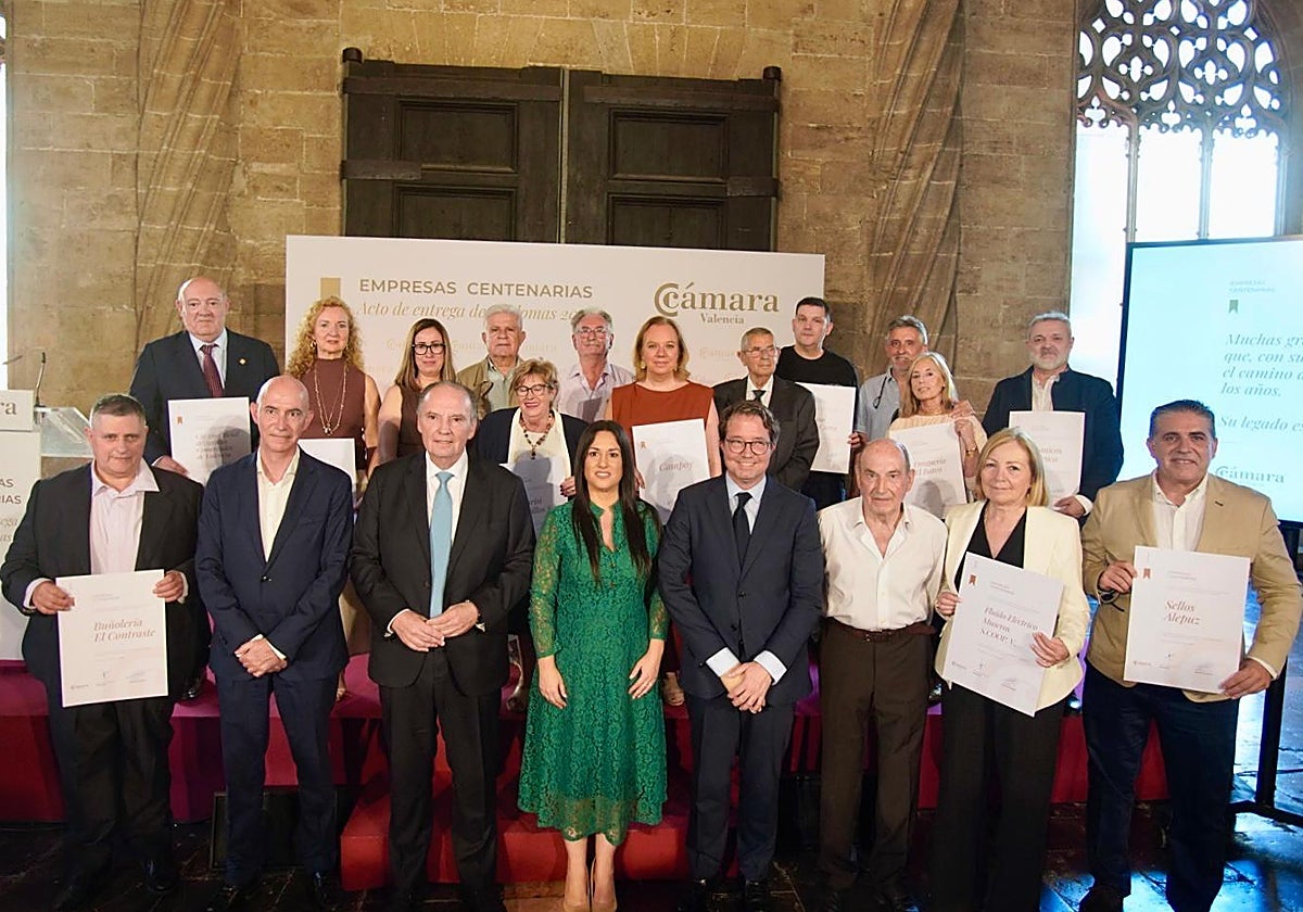 Cámara Valencia reconoce la trayectoria de las empresas cent