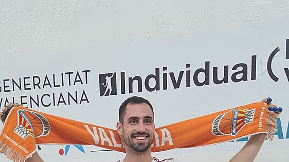 Marc Giner: «Ahora le toca al Valencia Basket con la ACB, sería un sueño que seamos campeones el mismo año»
