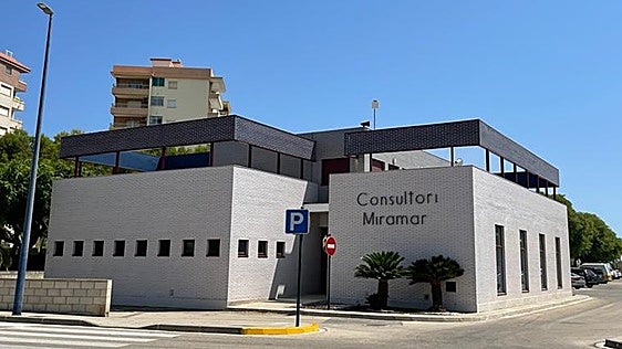 Piden más personal en los consultorios médicos de playa de la Safor