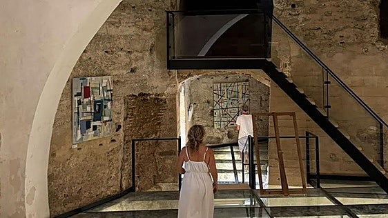 Carmen Cervera lleva su exposición 'Lo que no se ve' al histórico Palacio Vizcondes de Chelva