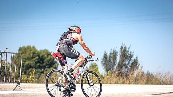 ICAN Triathlon 2026: menos de 90 dorsales para el cierre definitivo en la edición más internacional