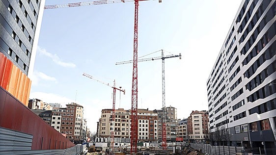 La Comunitat roza los 180.000 puestos en construcción, mientras la brecha de género se mantiene