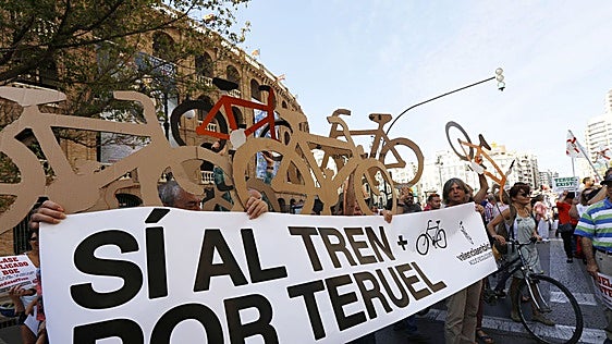 Consell y Puerto presentan alegaciones contra el estudio del ministerio sobre el corredor cantábrico-mediterráneo