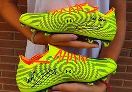 Botas de fútbol firmadas por Ferran Torres.