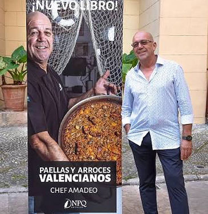 Amadeo Faus publicó recientemente un libro de cocina sobre sus arroces.