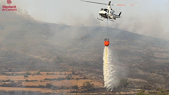 Un rayo, posible causa de un incendio forestal en Catí