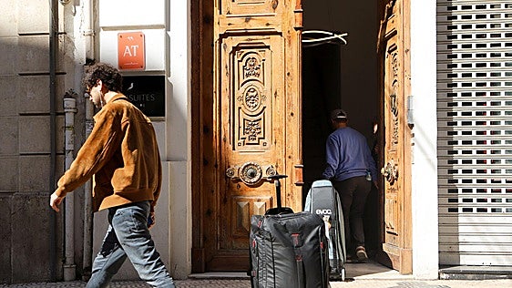 Asaltan y roban en el Airbnb de dos turistas alemanas y tratan de ocuparlo con un falso contrato