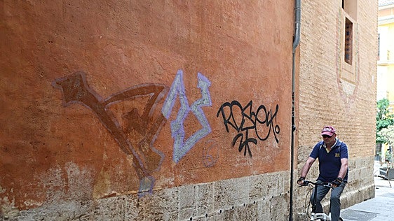 La Capilla Sixtina de Valencia, asediada por el vandalismo y la suciedad del entorno
