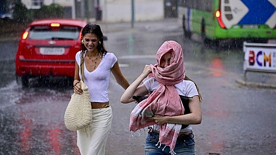 Aemet anuncia temperaturas de hasta 37ºC este martes en la Comunitat antes de tres días consecutivos de lluvias