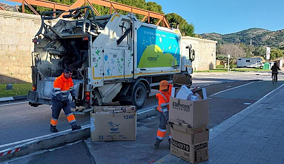 Benicàssim alcanza los 116 negocios adheridos al servicio de recogida puerta a puerta de cartón comercial